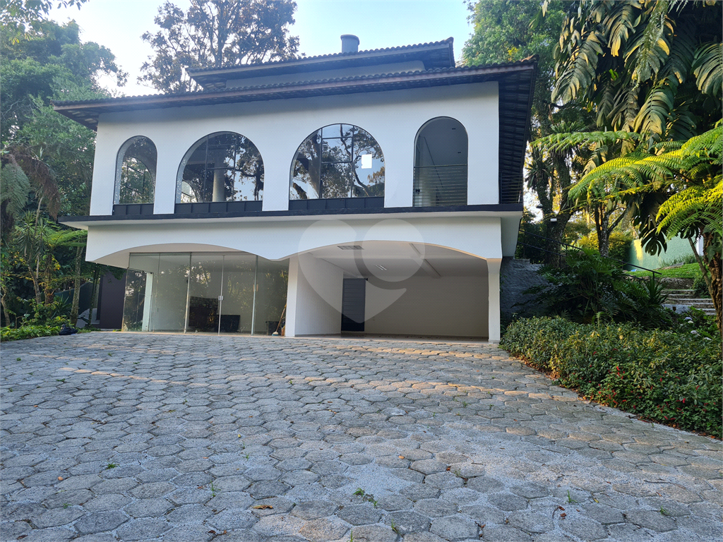 Casa de Condomínio à venda e aluguel com 4 quartos, 644m² - Foto 2