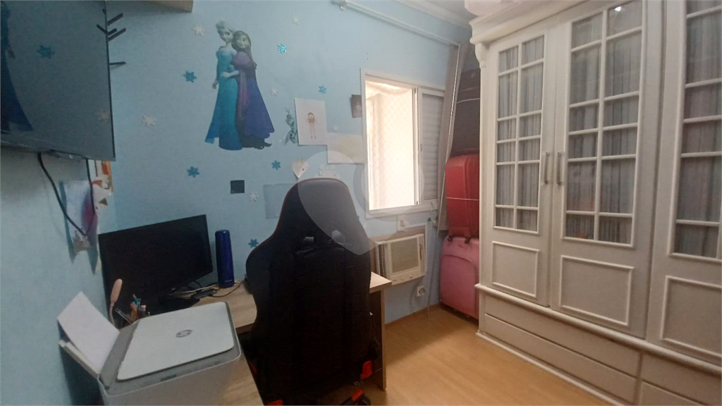 Condomínio Fechado - Imirim -3 dormitórios, sendo uma suíte com sacada, 2 vagas