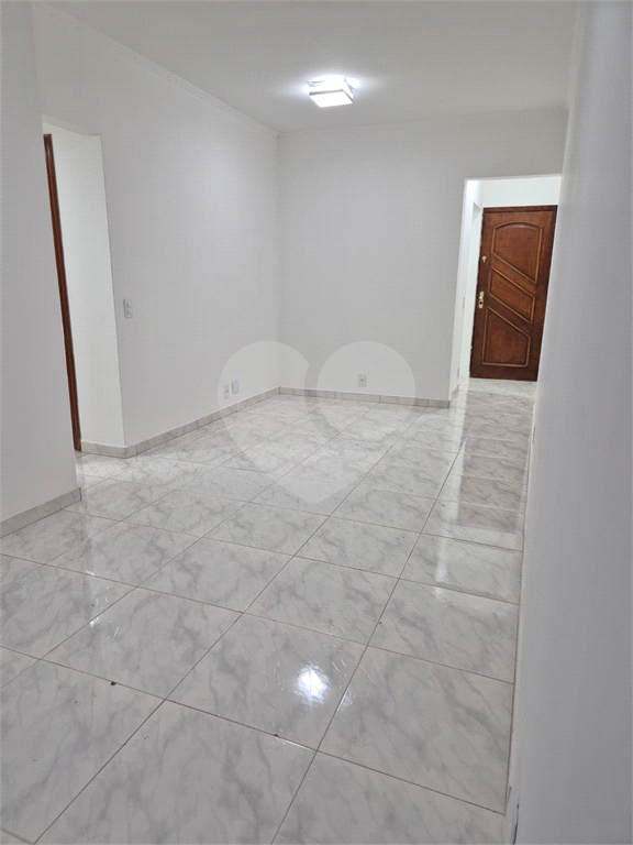 Apartamento à venda com 3 quartos, 75m² - Foto 3