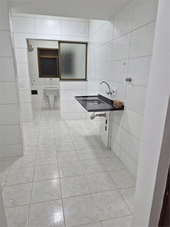 Apartamento à venda com 3 quartos, 75m² - Foto 9