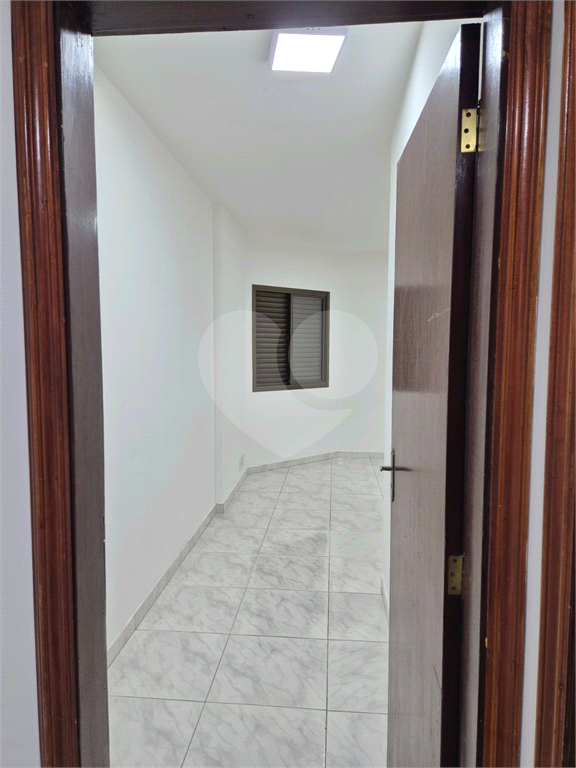 Apartamento à venda com 3 quartos, 75m² - Foto 4