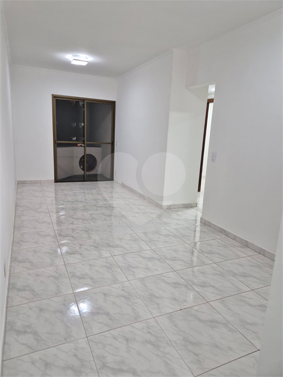 Apartamento à venda com 3 quartos, 75m² - Foto 11