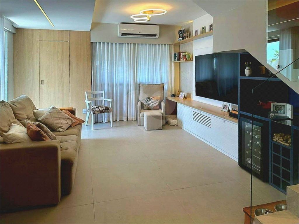 Cobertura Duplex a Venda Reformada com 2 Quartos 2 Vagas na Bela Vista São Paulo - SP