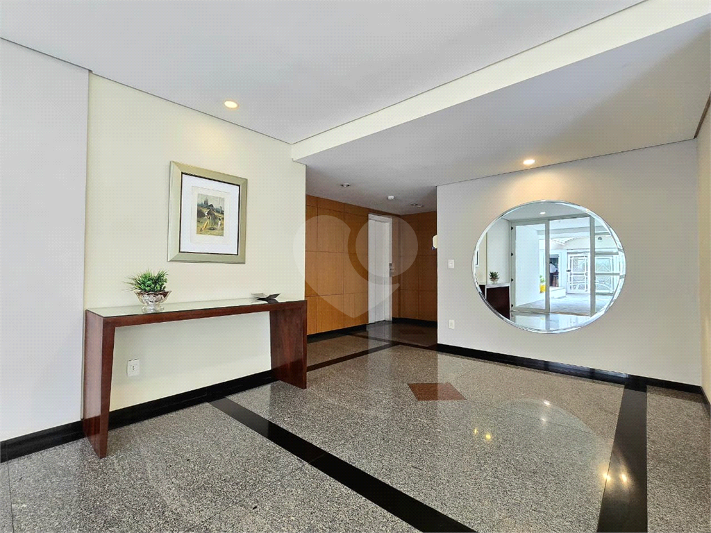 Cobertura Duplex a Venda Reformada com 2 Quartos 2 Vagas na Bela Vista São Paulo - SP