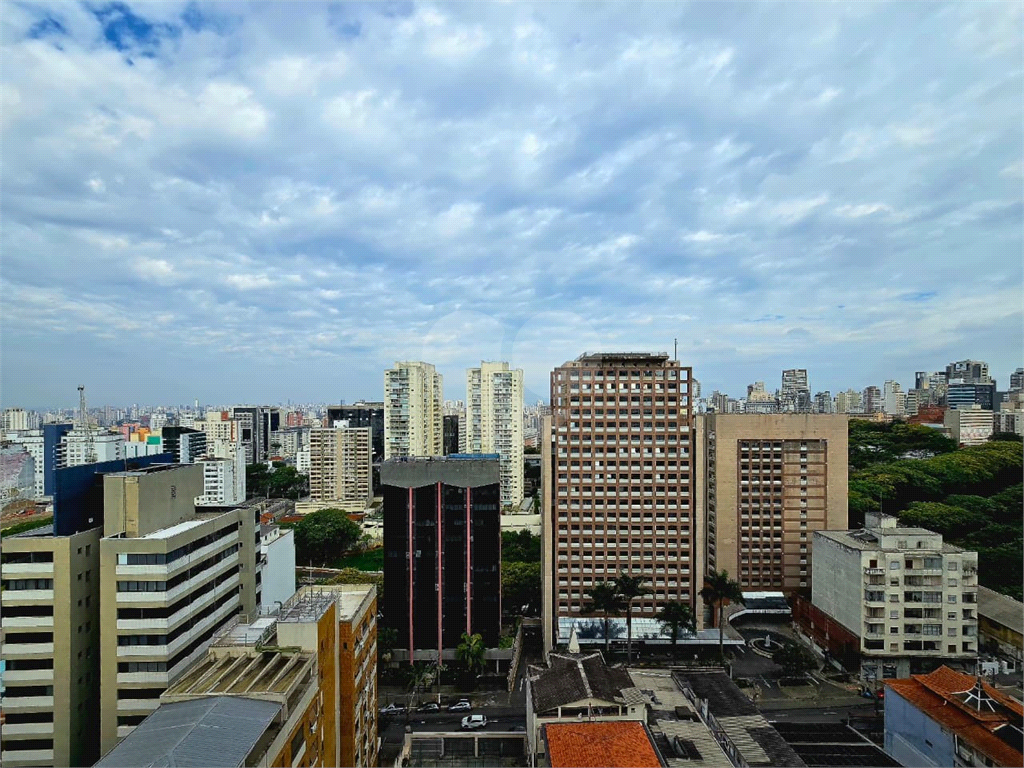 Cobertura Duplex a Venda Reformada com 2 Quartos 2 Vagas na Bela Vista São Paulo - SP