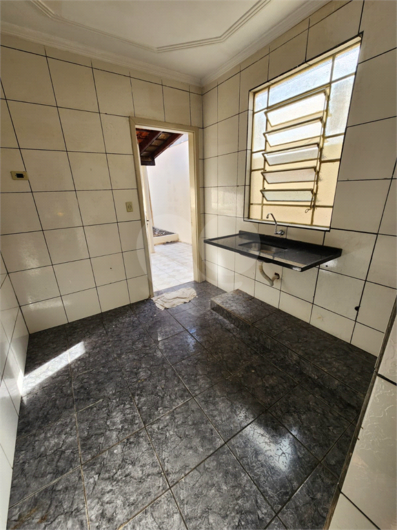 Casa à venda com 3 quartos, 196m² - Foto 1