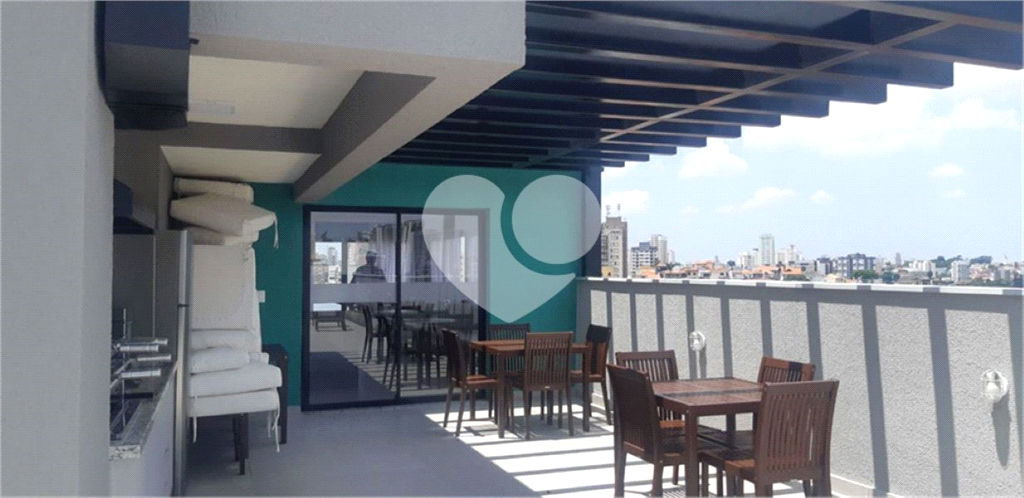 Apartamento para locação com 2 quartos 1 vaga na Avenida Leoncio de Magalhaes