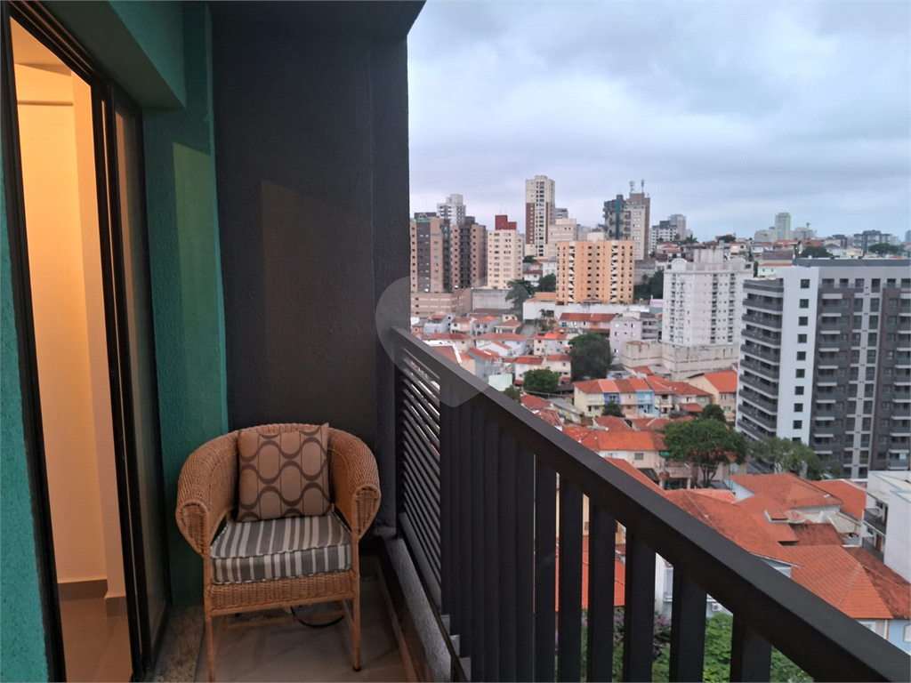 Apartamento para locação com 2 quartos 1 vaga na Avenida Leoncio de Magalhaes