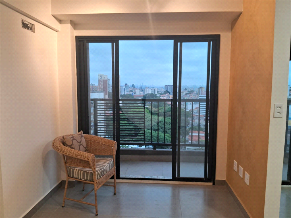 Apartamento para locação com 2 quartos 1 vaga na Avenida Leoncio de Magalhaes