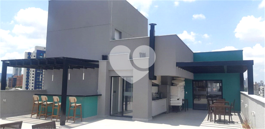 Apartamento para locação com 2 quartos 1 vaga na Avenida Leoncio de Magalhaes