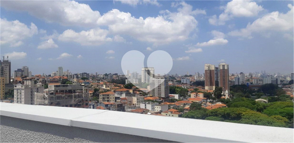 Apartamento para locação com 2 quartos 1 vaga na Avenida Leoncio de Magalhaes