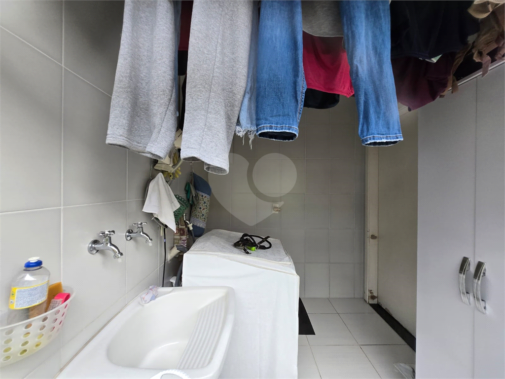 Casa térrea assobradada com 3 quartos, 3 vagas, quintal e fácil acesso ao metrô em Vila Mazzei - SP