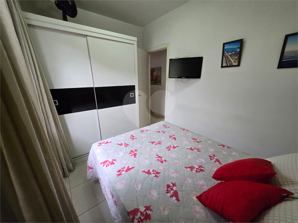 Casa térrea assobradada com 3 quartos, 3 vagas, quintal e fácil acesso ao metrô em Vila Mazzei - SP