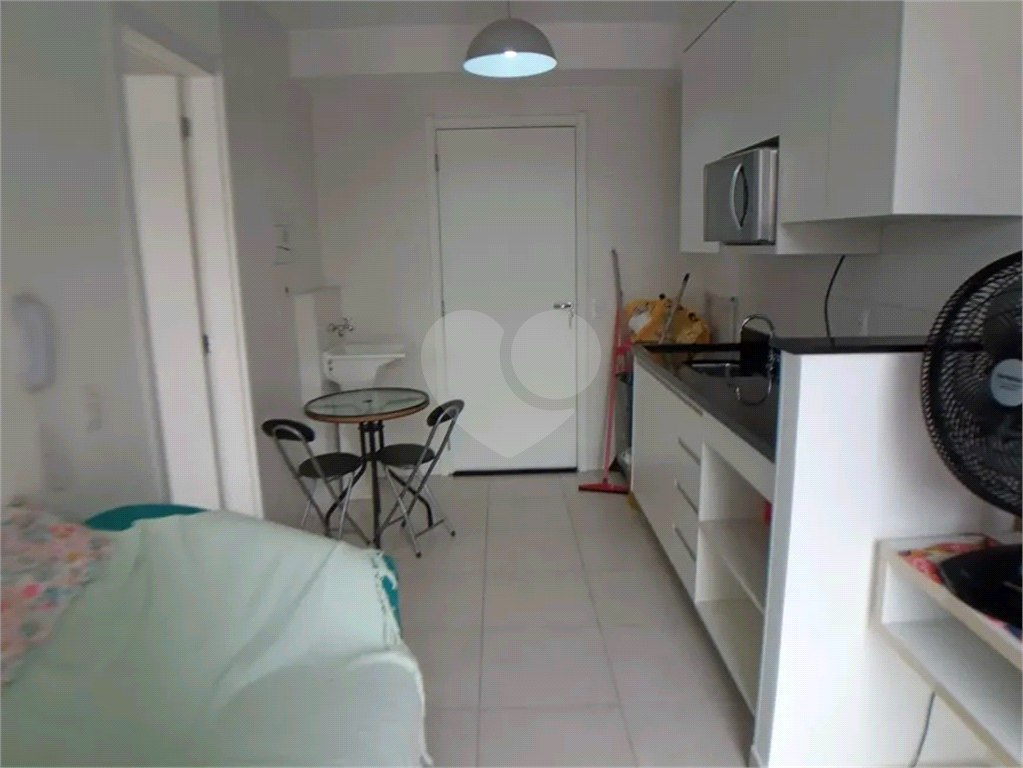 Apartamento à venda com 1 quarto, 31m² - Foto 2