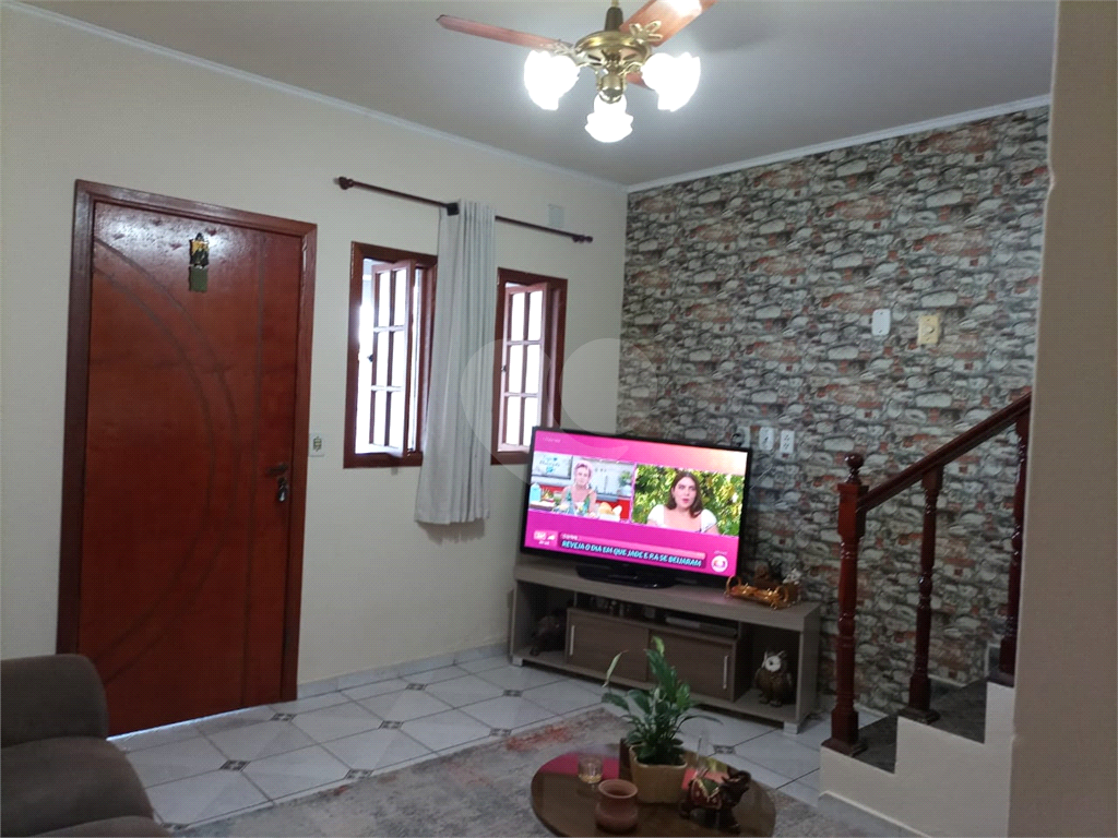 Casa à venda com 2 quartos, 160m² - Foto 1