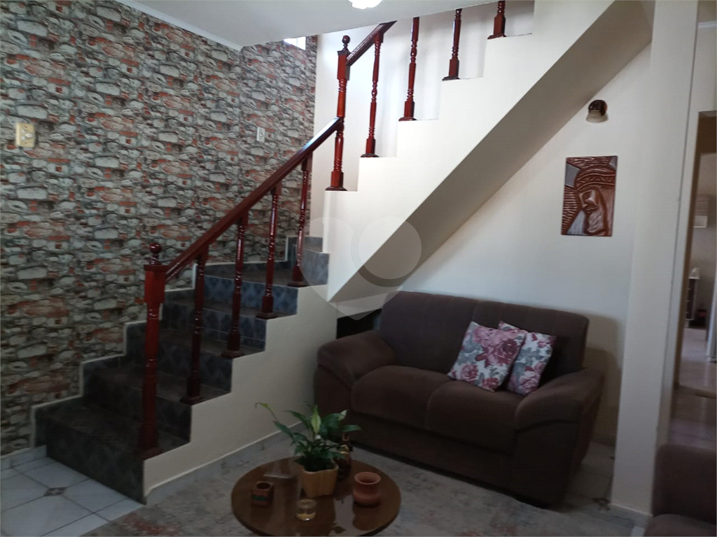 Casa à venda com 2 quartos, 160m² - Foto 2