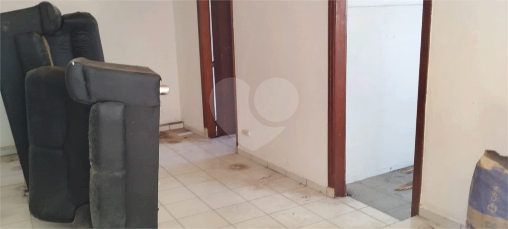 Terreno à venda com 1 quarto, 300m² - Foto 13