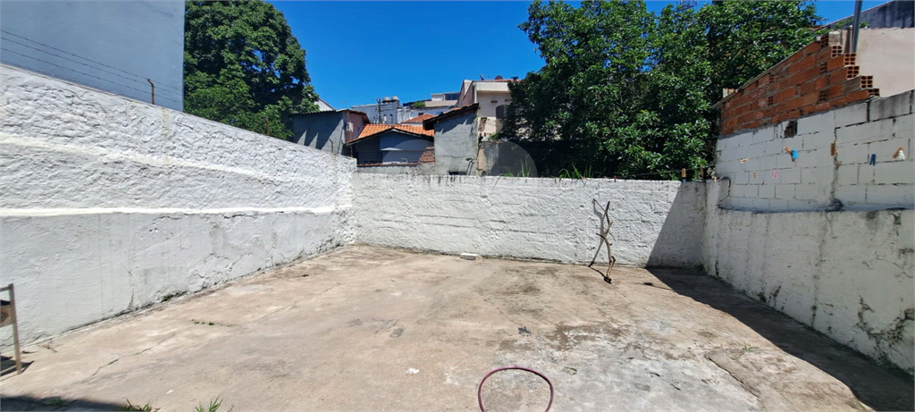 Terreno à venda com 1 quarto, 300m² - Foto 9