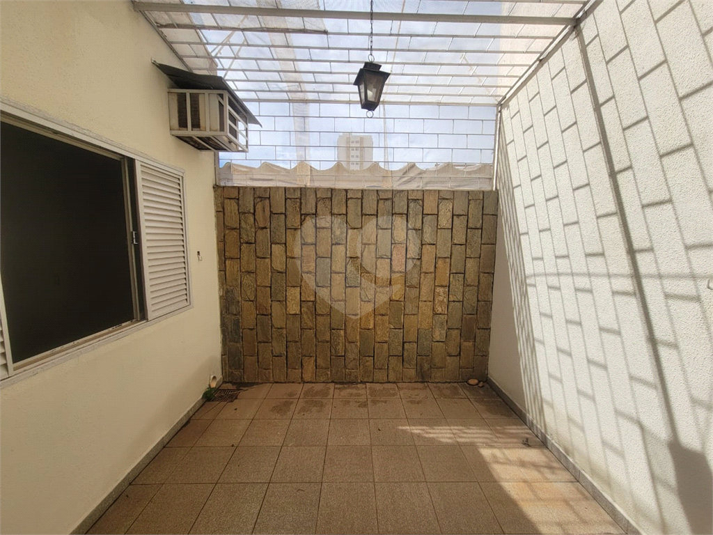 Casa para alugar com 3 quartos, 230m² - Foto 11