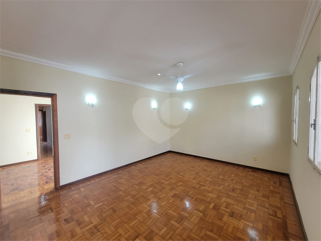 Casa para alugar com 3 quartos, 230m² - Foto 4