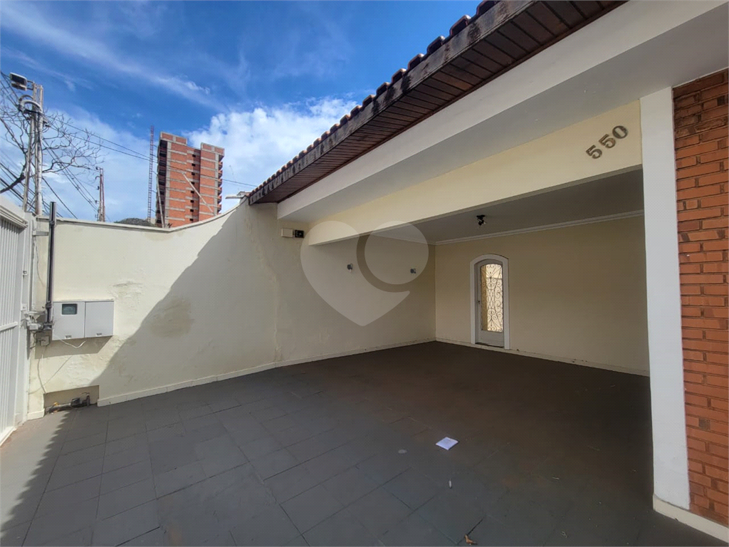 Casa para alugar com 3 quartos, 230m² - Foto 3