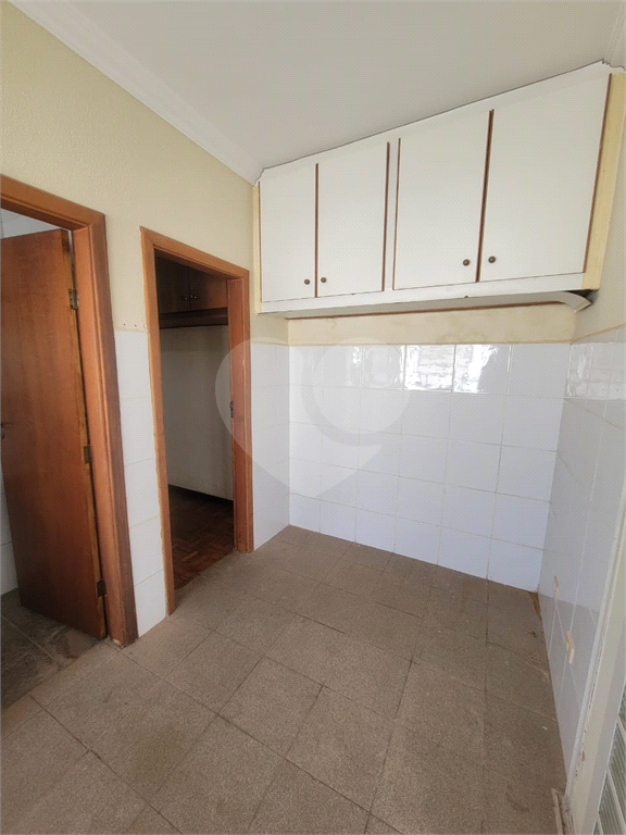 Casa para alugar com 3 quartos, 230m² - Foto 34