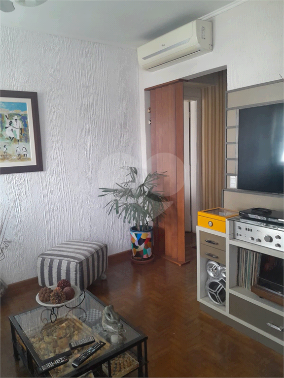 APARTAMENTO em PERDIZES