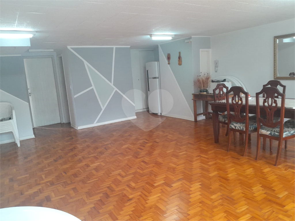 APARTAMENTO em PERDIZES