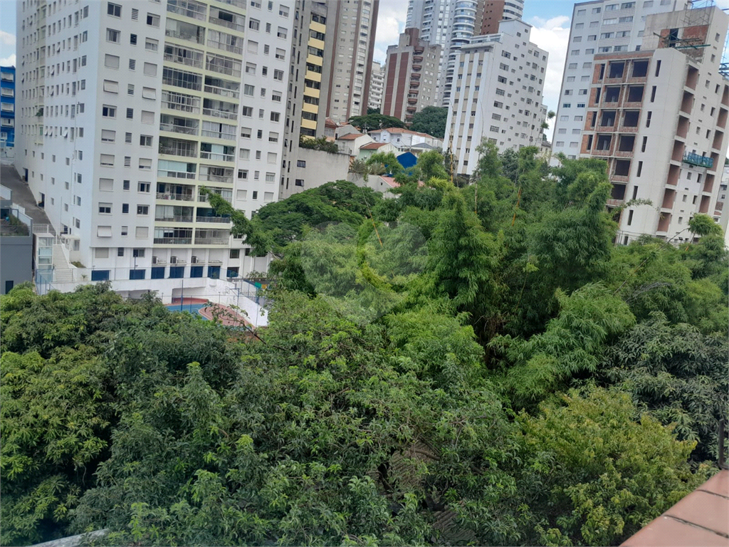 APARTAMENTO em PERDIZES