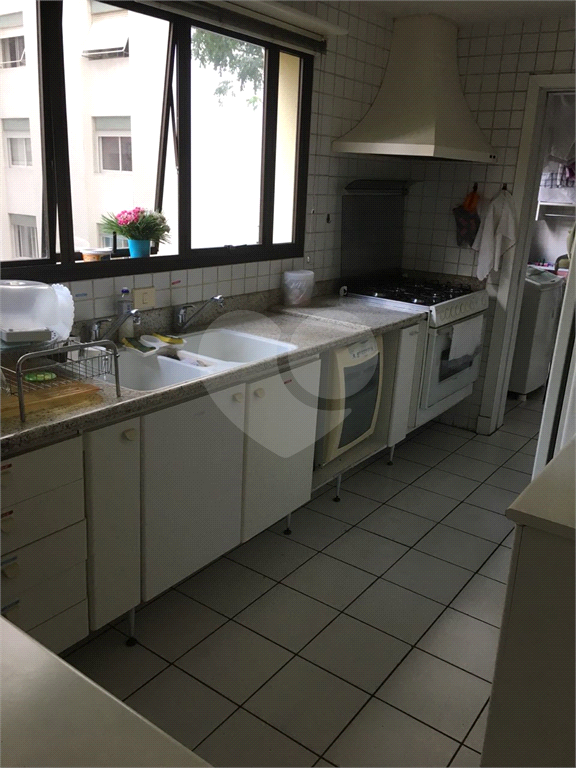 APARTAMENTO em JARDIM PAULISTA
