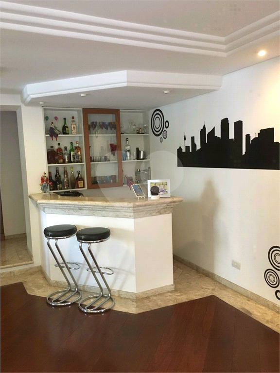 APARTAMENTO em JARDIM PAULISTA