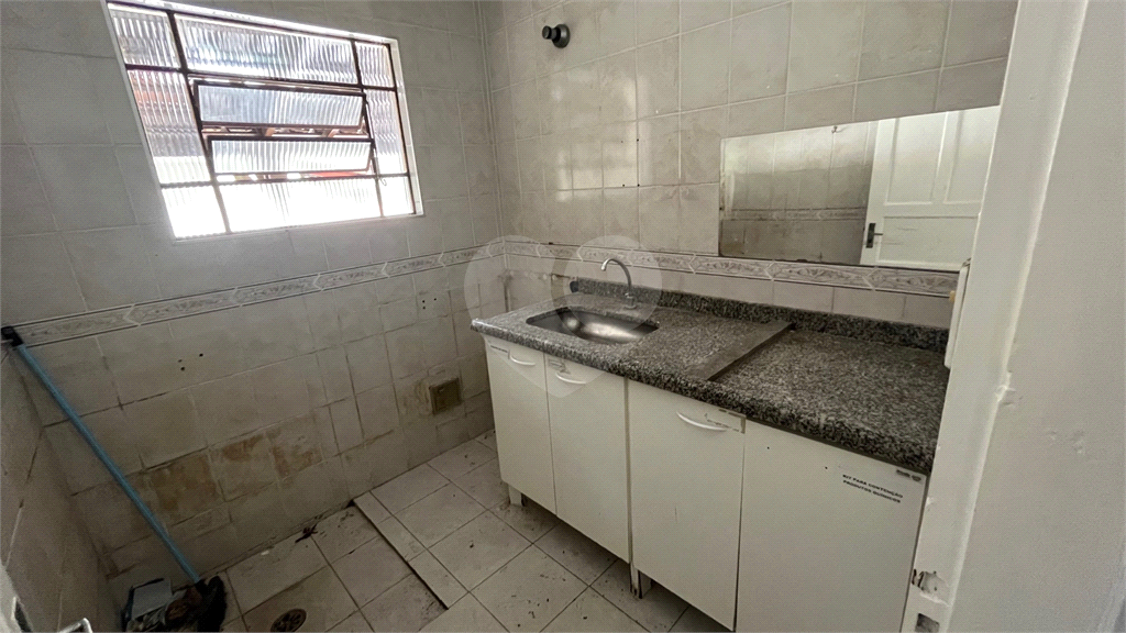 Casa para alugar com 3 quartos, 200m² - Foto 4