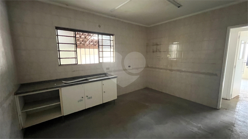 Casa para alugar com 3 quartos, 200m² - Foto 6