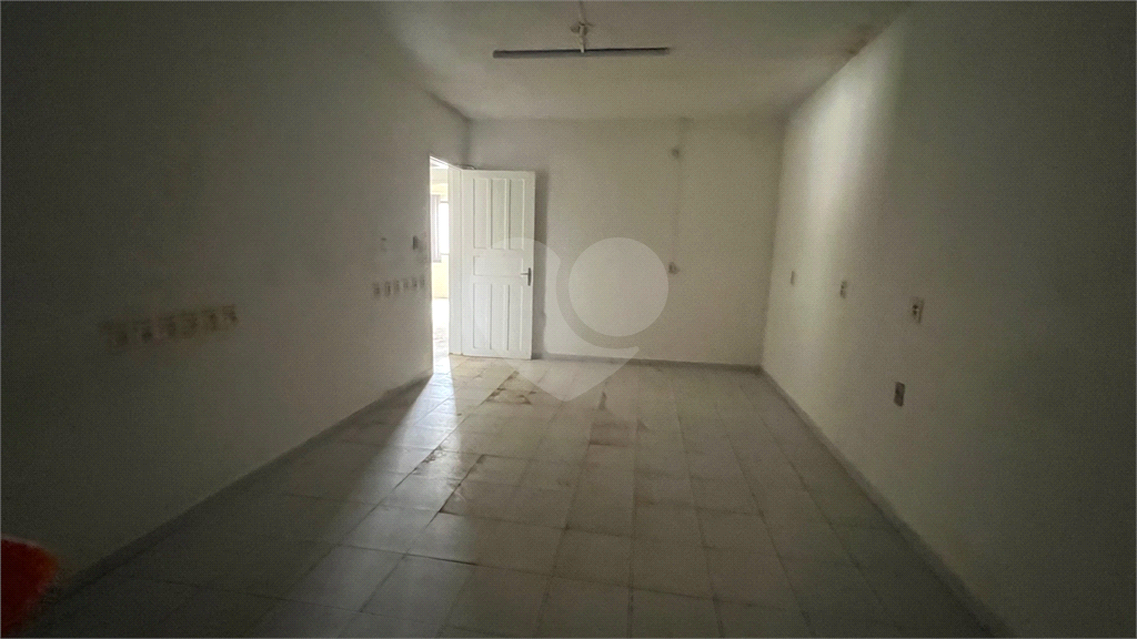 Casa para alugar com 3 quartos, 200m² - Foto 9