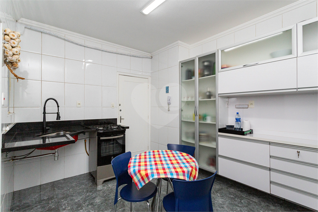 APARTAMENTO em JARDIM PAULISTA