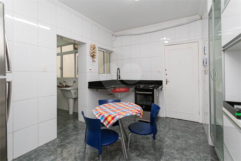 APARTAMENTO em JARDIM PAULISTA