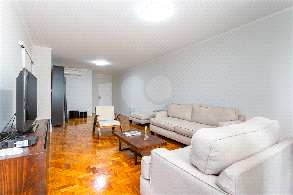 APARTAMENTO em JARDIM PAULISTA