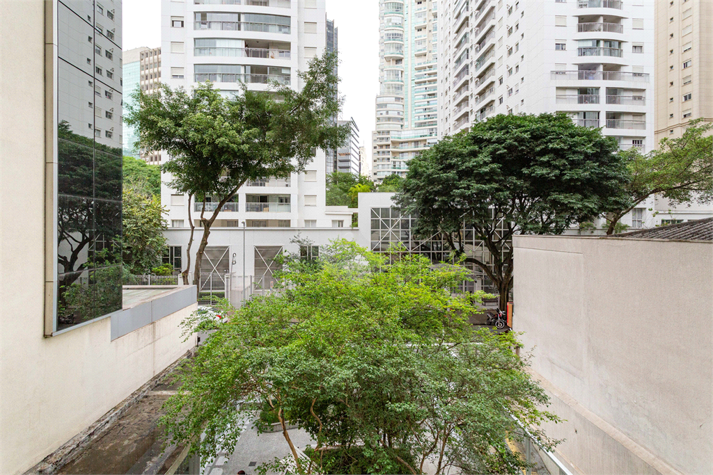 APARTAMENTO em JARDIM PAULISTA