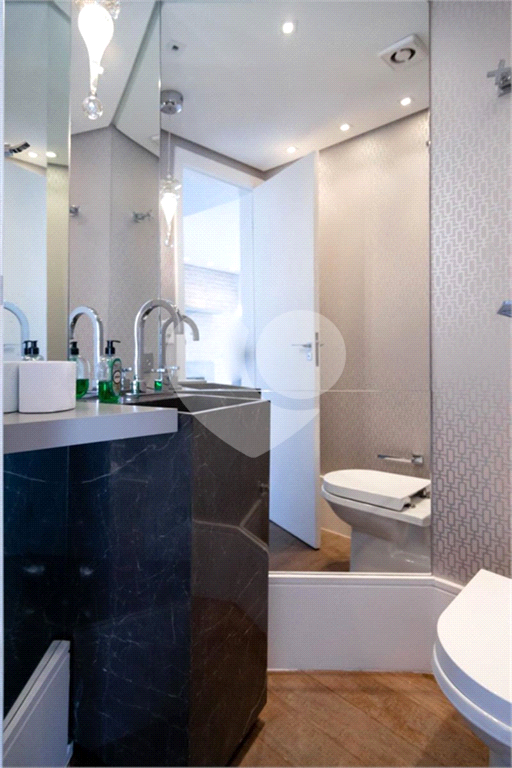 APARTAMENTO em CAMPO BELO