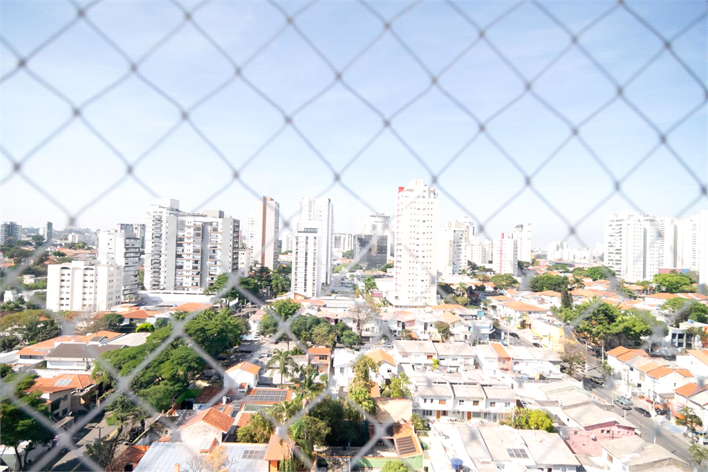 APARTAMENTO em CAMPO BELO
