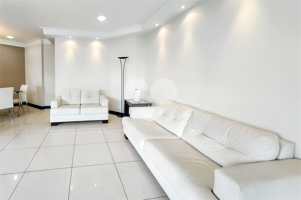 APARTAMENTO em CAMPO BELO