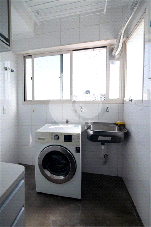 APARTAMENTO em CAMPO BELO