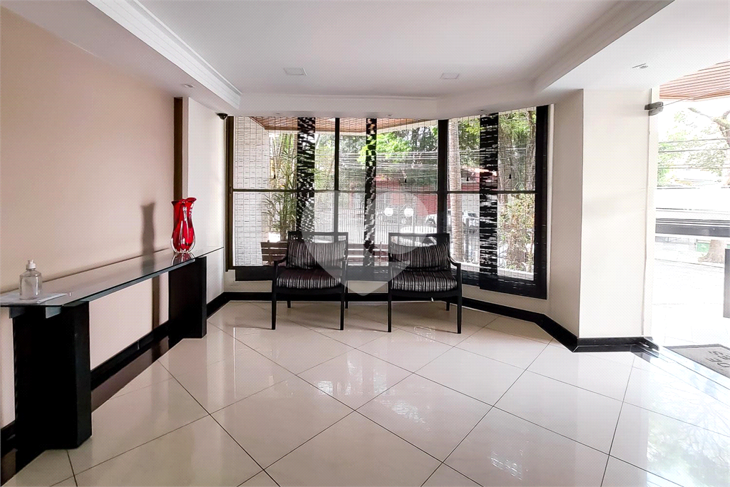 APARTAMENTO em CAMPO BELO