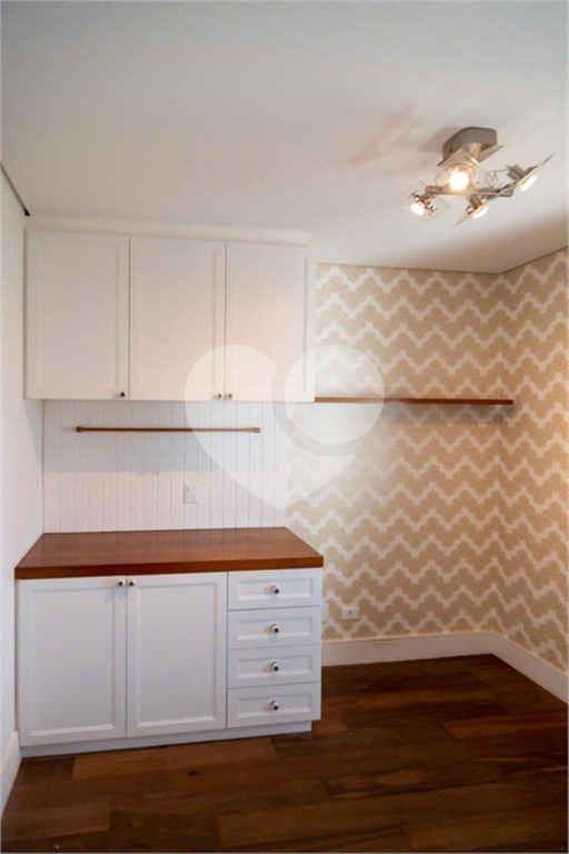 APARTAMENTO em CAMPO BELO