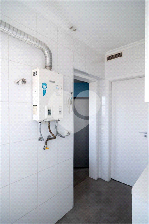 APARTAMENTO em CAMPO BELO