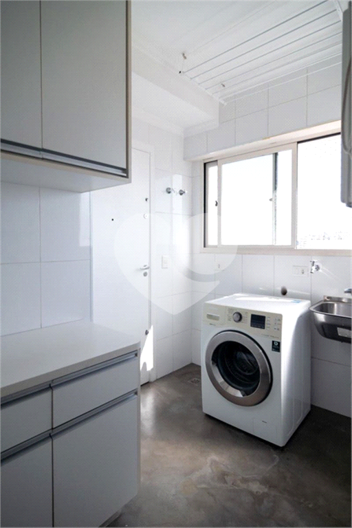 APARTAMENTO em CAMPO BELO