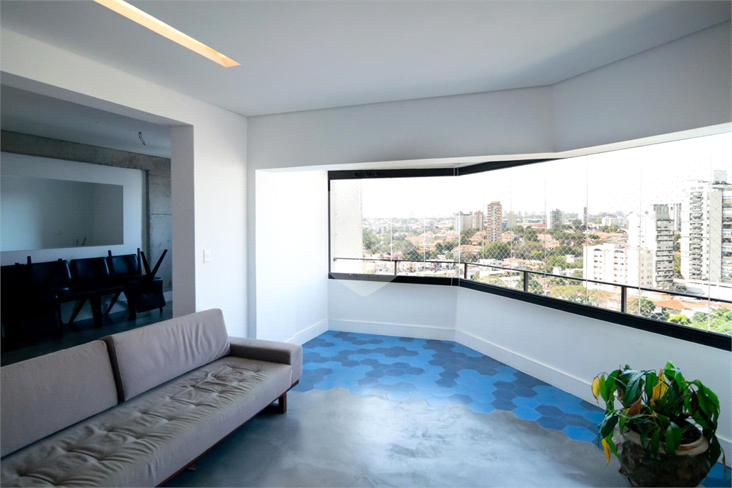 APARTAMENTO em CAMPO BELO
