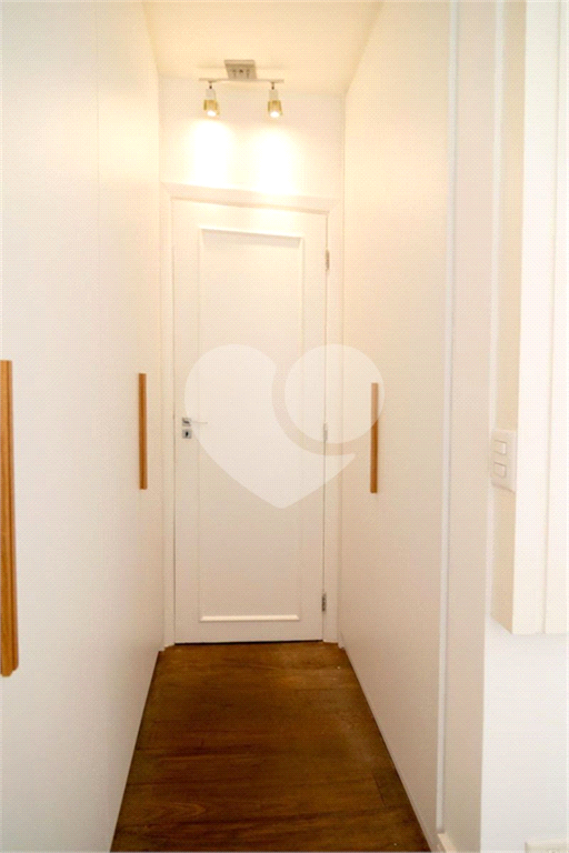 APARTAMENTO em CAMPO BELO