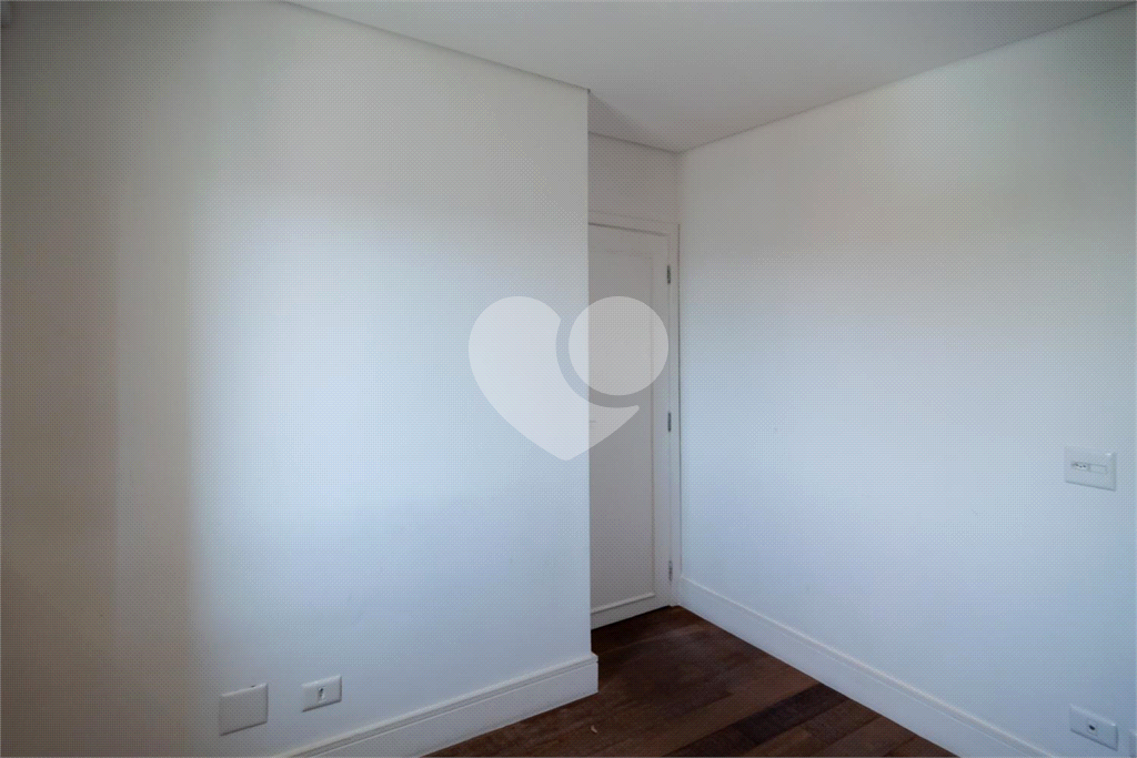 APARTAMENTO em CAMPO BELO