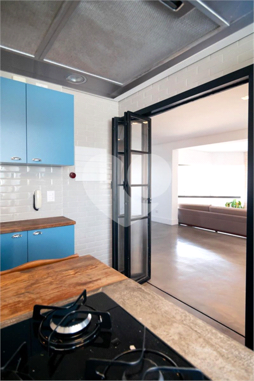 APARTAMENTO em CAMPO BELO